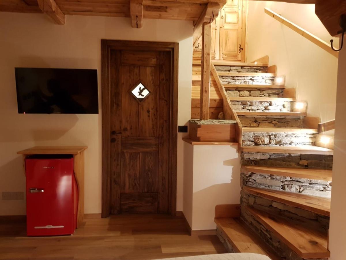 La Maison. Il Nido Dell'Aquila バルドネッキア エクステリア 写真